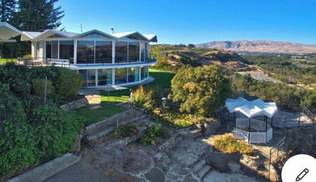 Del Prado Estates - Breathtaking views, Indoor Pool, Jacuzzi and a Snooker Table