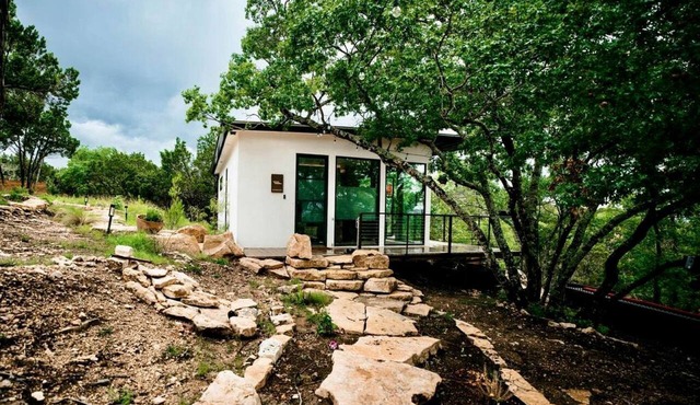 Design Tiny Cabin with Outdoor Bath and Hot-Tub in Texas