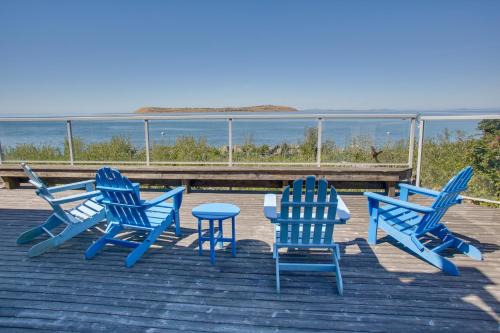 Direct Beach Access! Quiet Diamond Point Retreat