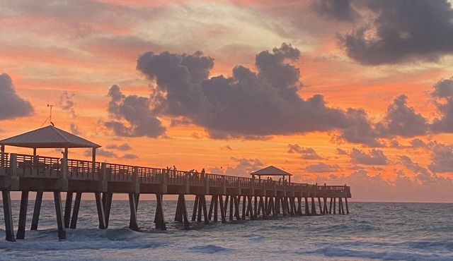 Directly across Juno Beach and Pier!
