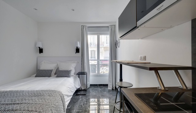 Double-bed or twins Studio in Apart'hotel Le Bellevue in Paris