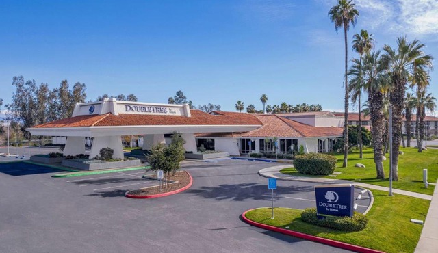 DoubleTree by Hilton Bakersfield