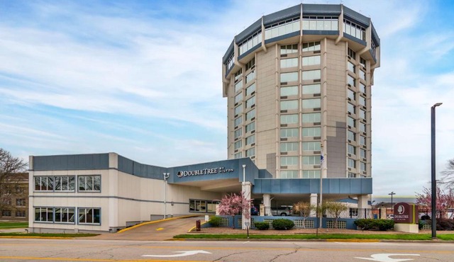 DoubleTree by Hilton Jefferson City