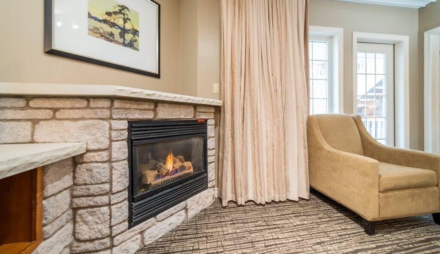 Dual Suites: Ample Space, King Beds, Jacuzzi, Pool
