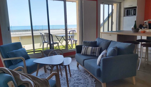 Duplex & terrasse, sea and port view 2minutes from fish market and restaurants