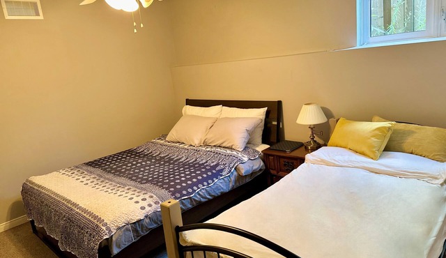 Elegant Spacious Private Unit w/FREE parking. Perfect for Family Stay!