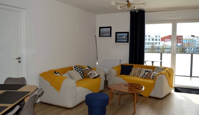 Entre Plage et Ports : Le 49 - Avec Balcon
