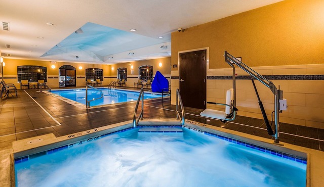 Equipped King Suite Near Downtown | Free Daily Breakfast + Indoor Pool