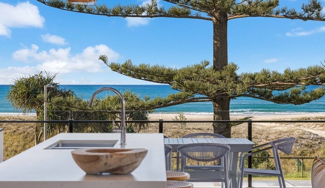 Escape 202 - Beachfront Luxury in Bilinga - Linen Provided - Min. 3 Night Stays