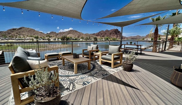 Everything & More at River Front 95! Dock, Bar