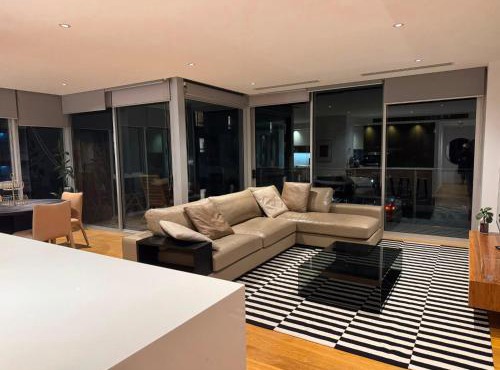 Executive 2B2B Luxury Apartment Barton- 7-10 min walk to PH, M-Oval & Lake BG