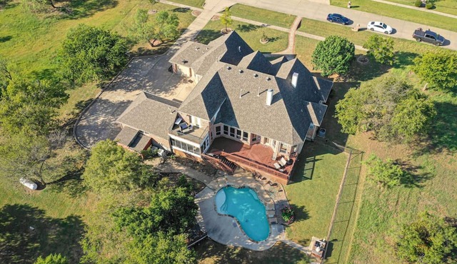 ★Executive Lakeside Estate★ Pool, Home w/o Appt