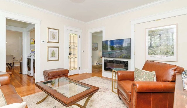 Experience a comfortable New Haven stay in this thoughtfully designed space. With easy access to downtown, Yale, and local hotspots, it’s the ideal home base for both business and leisure travelers.
