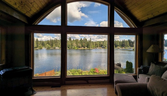 Experience upscale cabin living at Wolf Lodge our rustic, lakeside retreat!