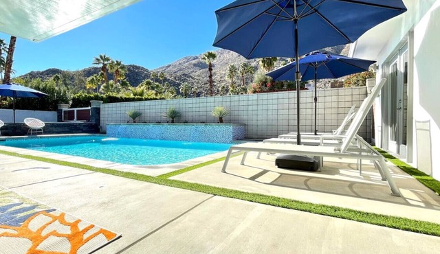 Fantastic MidCentury Modern, Pool, Views, Privacy!