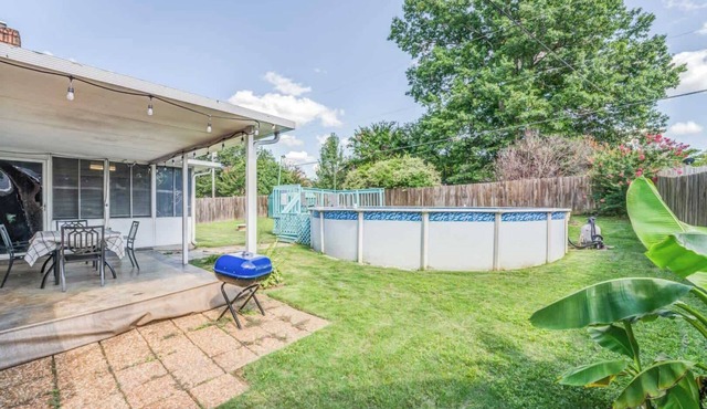 Fenced Yard w/Pool! Comfy & Convenient in Cordova