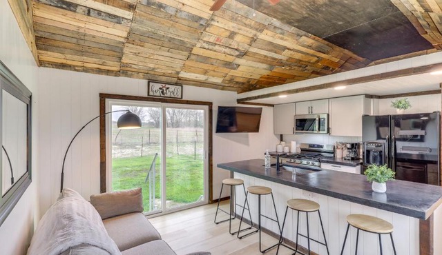 Fishing Pond Access: Pet-Friendly Lorena Studio