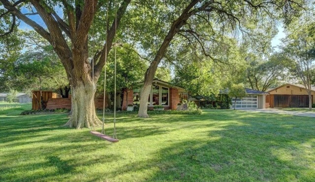 Frank Lloyd Wright Meets West Texas Modern Ranch