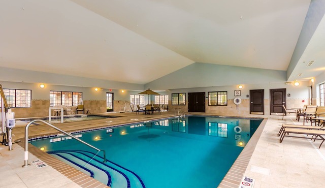 Free Breakfast. Indoor Pool & Hot Tub. Walk to University of North Dakota.