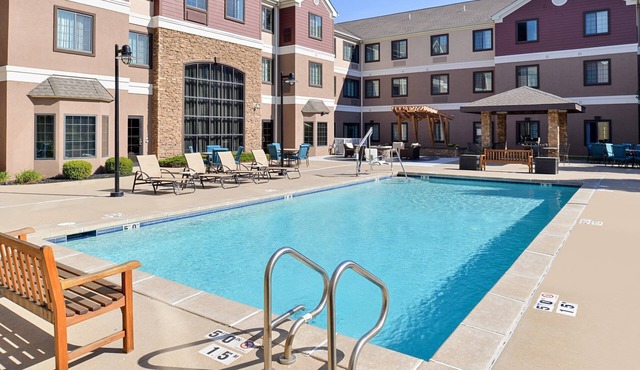 Free Breakfast. Pool & Gym. Close to Progress West Hospital!
