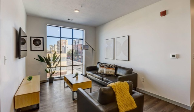 Frontdesk | 1 BR Apt near Boiler Brewing Company