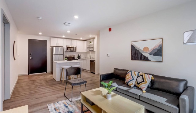 Frontdesk | 2 BR Apt near Lincoln Children's Zoo