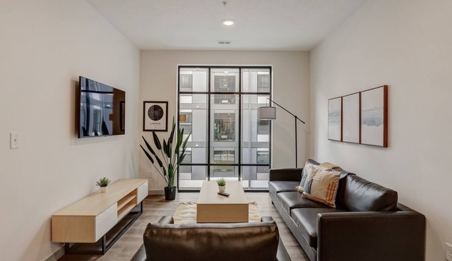 Frontdesk | 4 BR Apt near the Deer Springs Winery