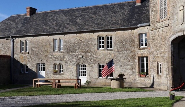 Furnished farmhouse, 16th-century Norman manor house, (sleeps 2 to 7).