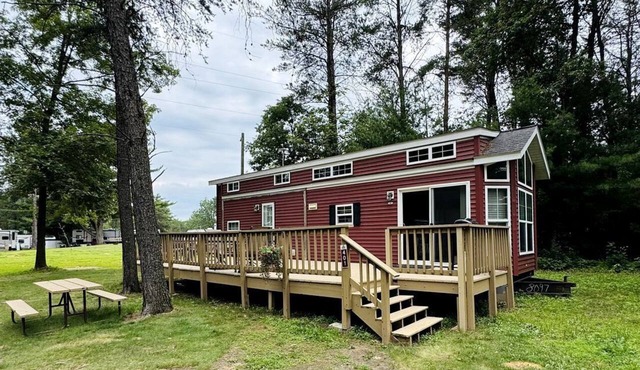 Group Cabin with Large Deck and Patio in Wisconsin Dells