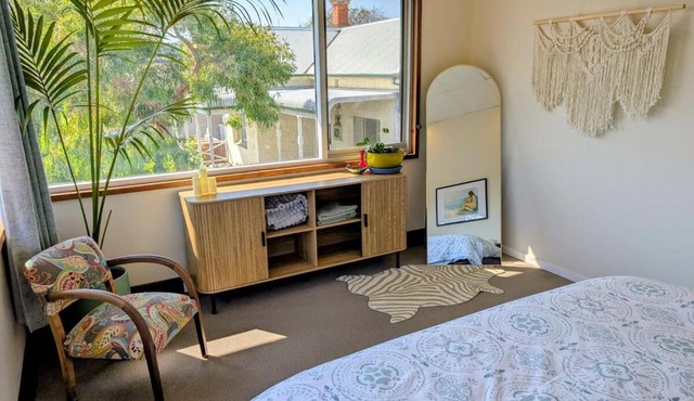 Group sanctuary between river and sea in Perth