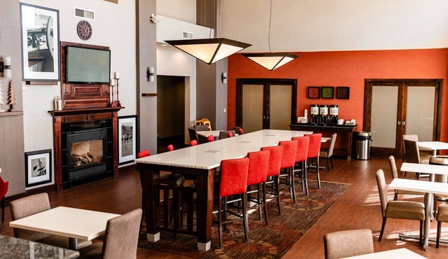 Hampton Inn & Suites Scottsbluff Conference Center