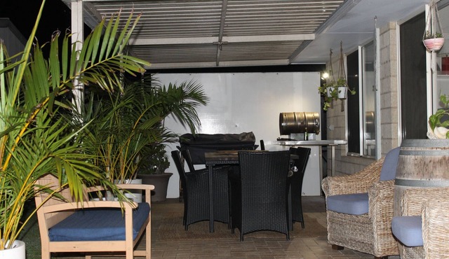 Hideaway on Seattle Dunsborough 5 minute walk to Quindalup Beach & pet friendly. in dunsborugh