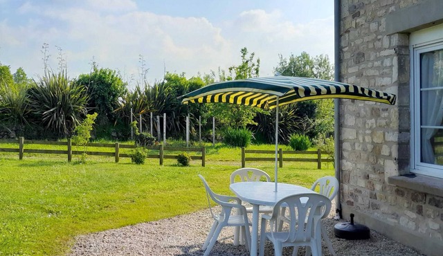 Homerez - Charming house in Lieusaint with garden