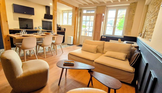 House with terrace in the heart of Arromanches, 300 m from the beach
