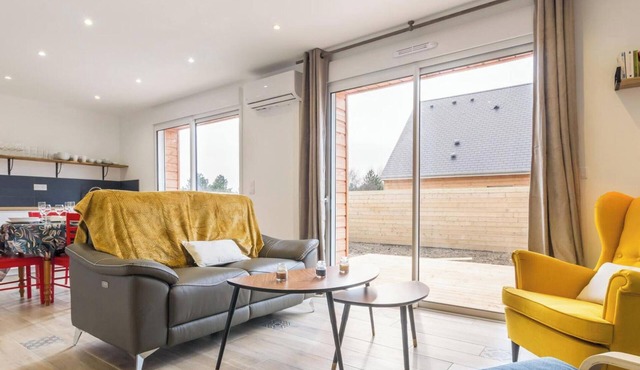 House with AC and pets allowed