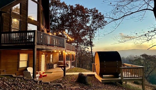 Huzzah Springs- hot tub, barrel sauna & arcade