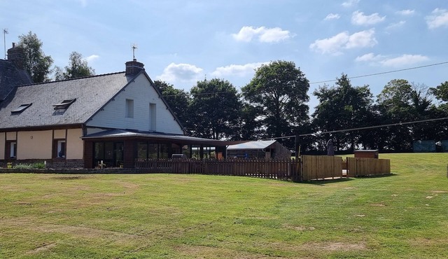 Introducing Willow Tree Gites . Holidays , Weddings and all events catered for.