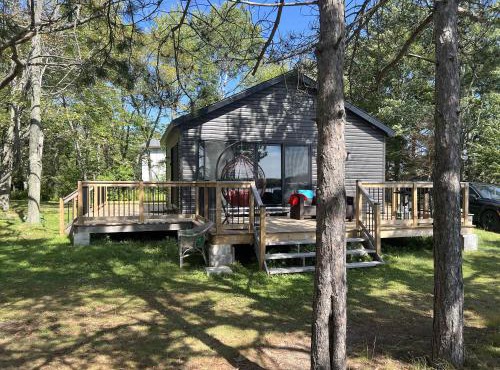 Lakefront Studio Cottage #8