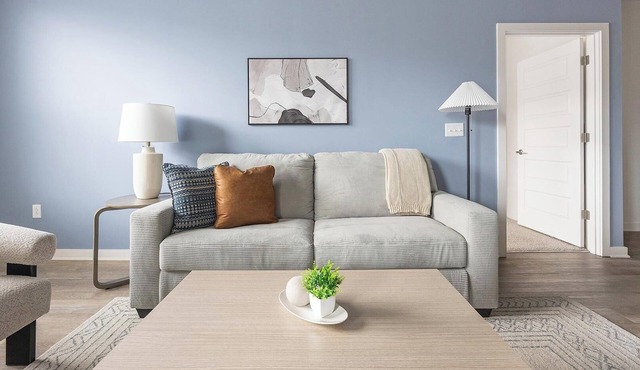 Landing | Chic 2BD, Yoga Studio, Gym