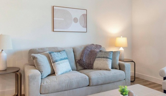 Landing | Incredible 2BD, Gym, Clubhouse