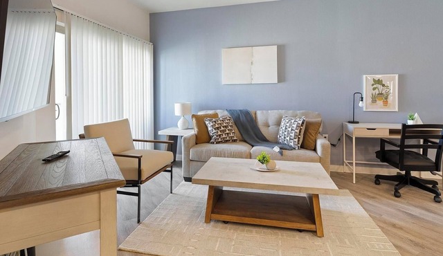 Landing | Spectacular 1BD, Pool, Clubhouse