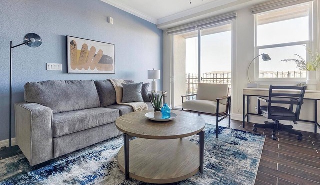 Landing | Stunning 2BD, Pool, Clubhouse