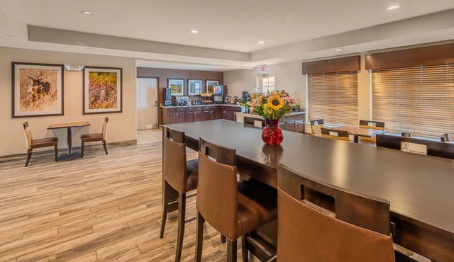 Landmark Suites
