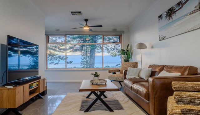 Largs Bay Jetty front Esplanade Stay - Koala Stay