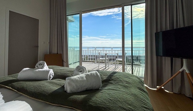 Le castel T2 · T2 Luxury Apartment with Sea View a