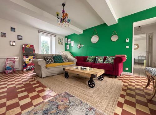Le So Wild, maison avec jardin clos, terrasse aménagée, 5 mn à pied commerce, terrain de tennis, à 800 m de la plage d'Omaha beach jeux arcade, jouets, matériel jeunes enfants enfants, table ping-pong