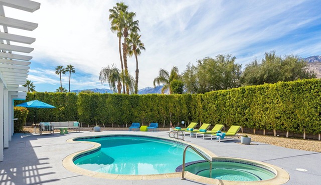Lena's Hideaway – Swanky Mid-Mod Palm Springs Retreat