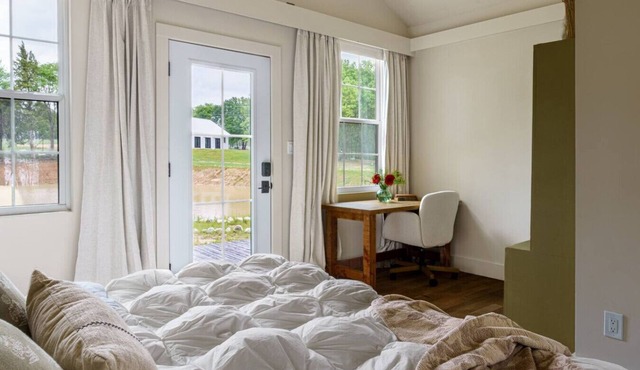 Limestone Fields -Cabin 10 - Lakefront - Ofuro Tub