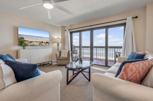 Luxury, Direct Oceanfront Unit and Balcony, Southeast Corner, Heated Pool, Garage Parking