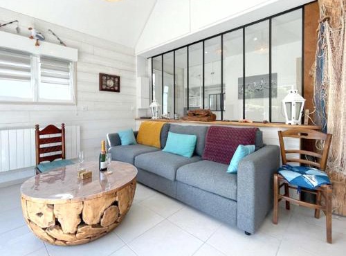 Maison charmante à Saint-Laurent-sur-Mer avec terrasse